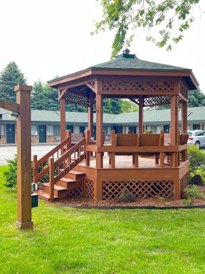Viking Arms Inn - Ludington Kültér fotó