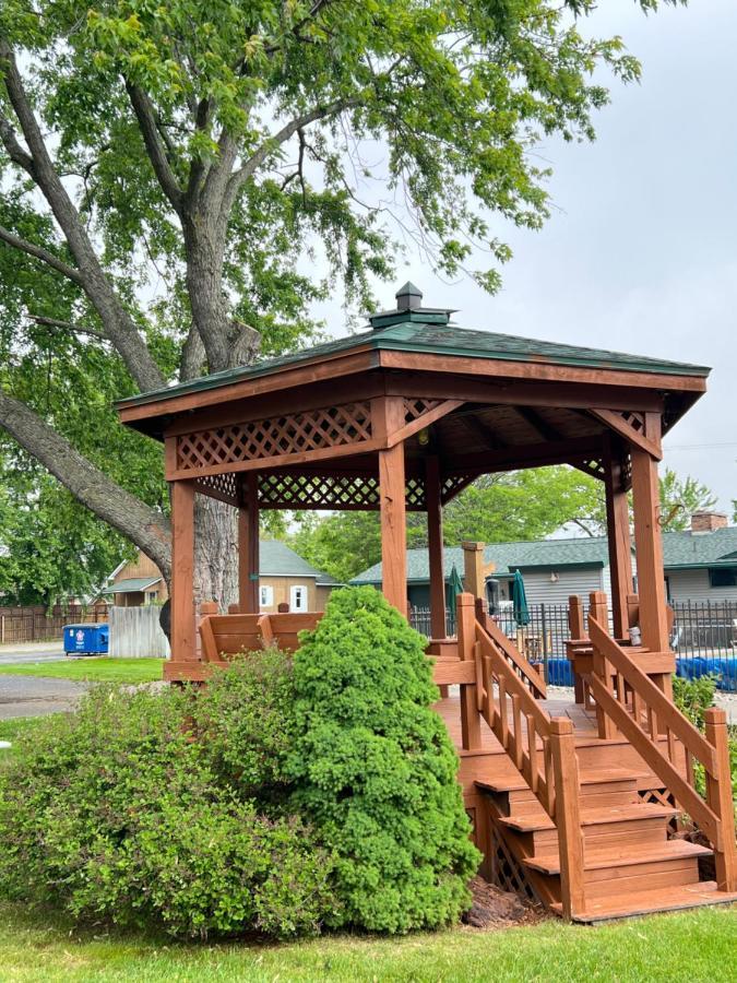 Viking Arms Inn - Ludington Kültér fotó